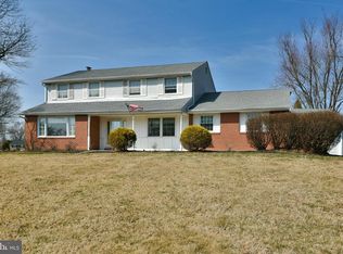 119 Watergate Dr, Langhorne, PA 19053