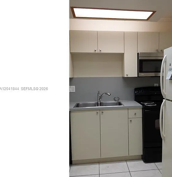 8610 SW 149th Ave #504 — Photo 9