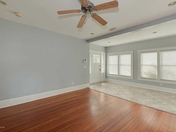 4th image of 3249 Randall St