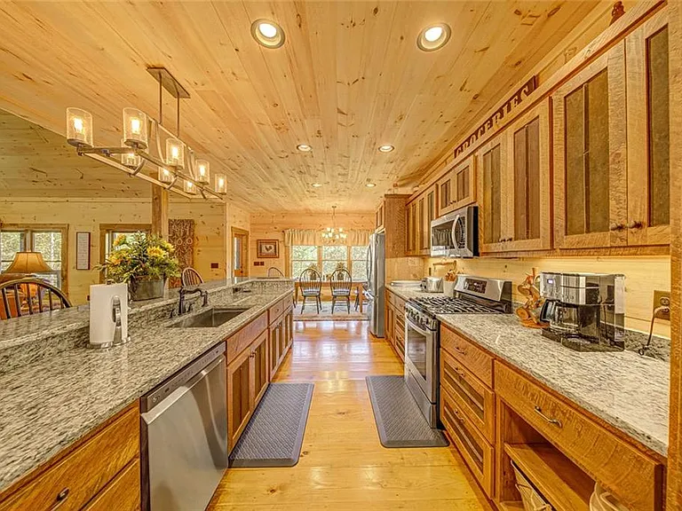 380 Biguns Blvd — Photo 16