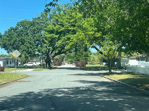 5th image of 311 Verbena Dr