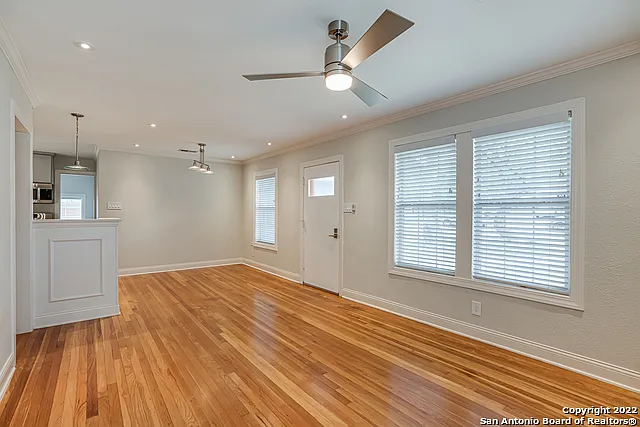 526 Marchmont Ln — Photo 3
