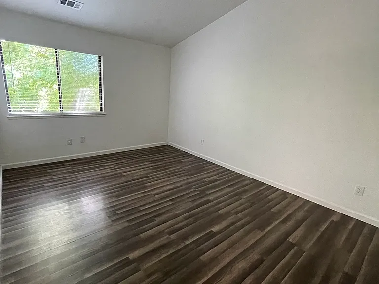 2527 Westberry Dr — Photo 9
