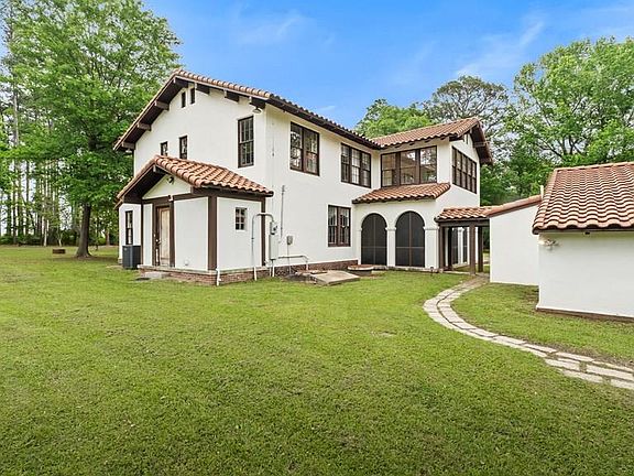 5th image of 827 Elliott Rd