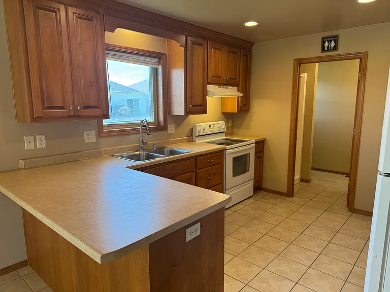 1749 Marissa Ct — Photo 4