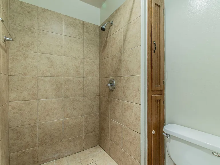 213 Melinda Dr — Photo 9