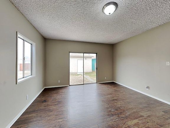 3rd image of 10806 Floral Dr
