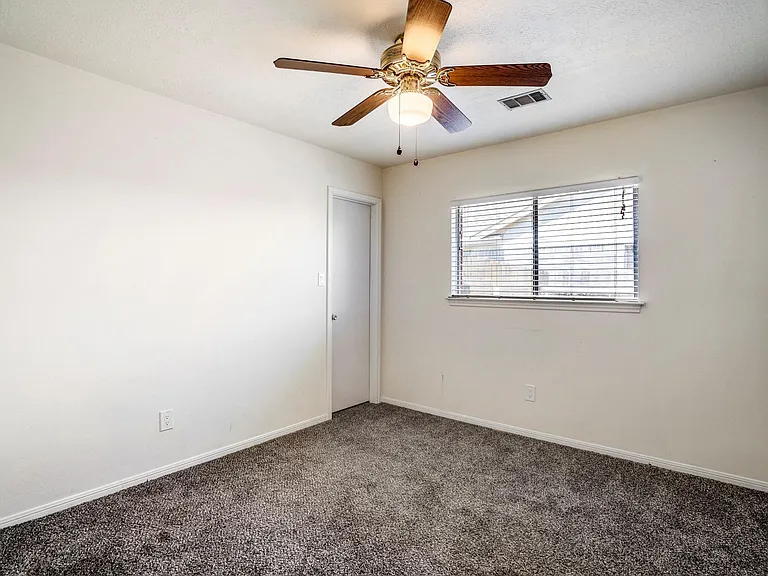 5211 Roserock Ln — Photo 23