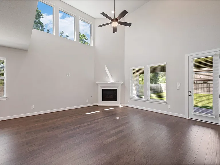 103 E Christine Manor Dr — Photo 6