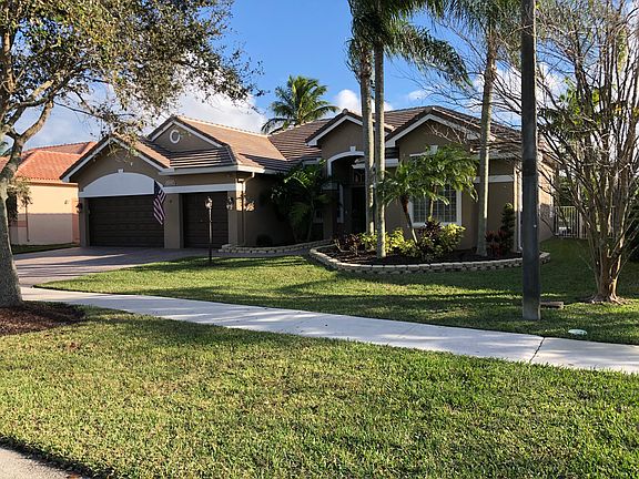 2nd image of 16452 Segovia Cir N