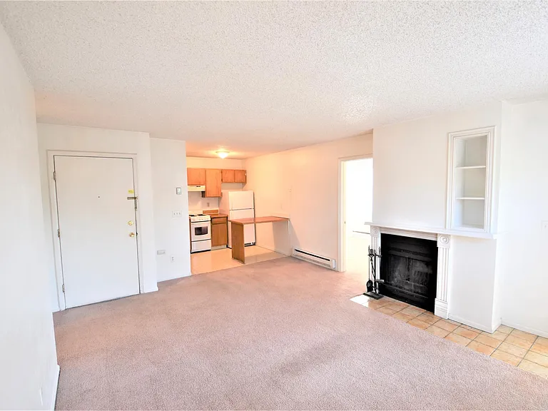 2156 Grove St — Photo 3