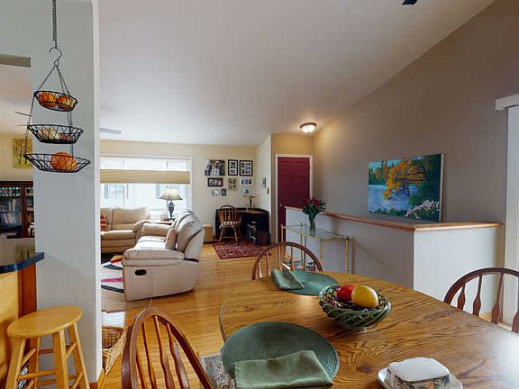 5th image of 926 Monroe Ct #926