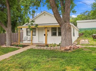 1502 E 12th St, Sioux Falls, SD 57103