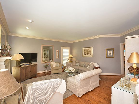 4th image of 503 Meadow Ridge Cir