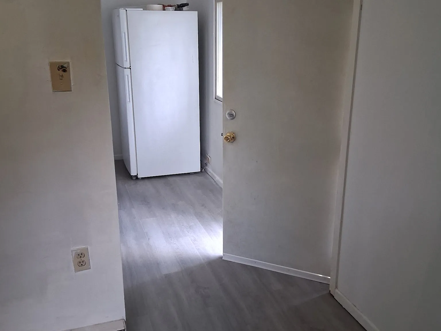 Studio, $650 — Photo 3