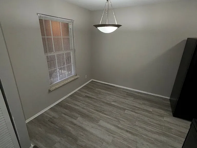 Naveen Pine Apartments — Photo 10