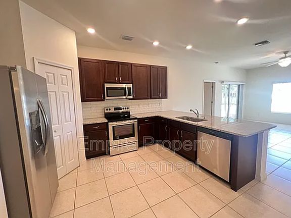 4th image of 2827 Algardi Ln
