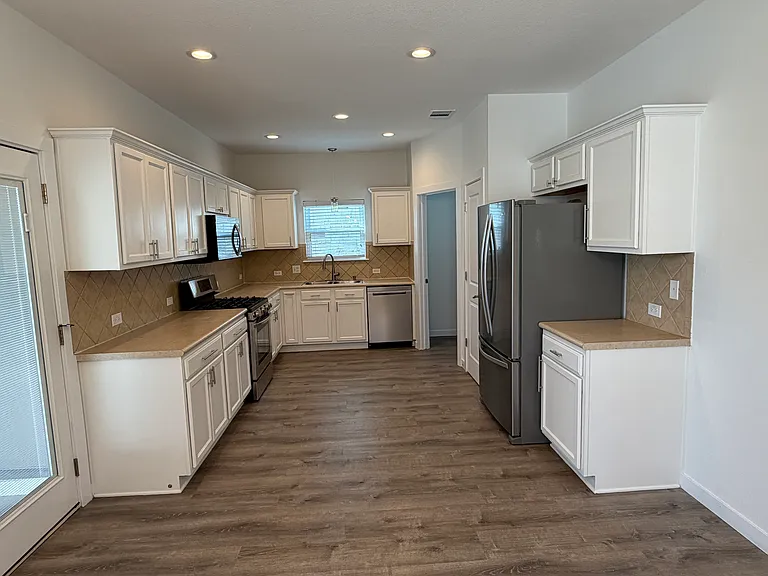 801 Brazos Bend Dr — Photo 14