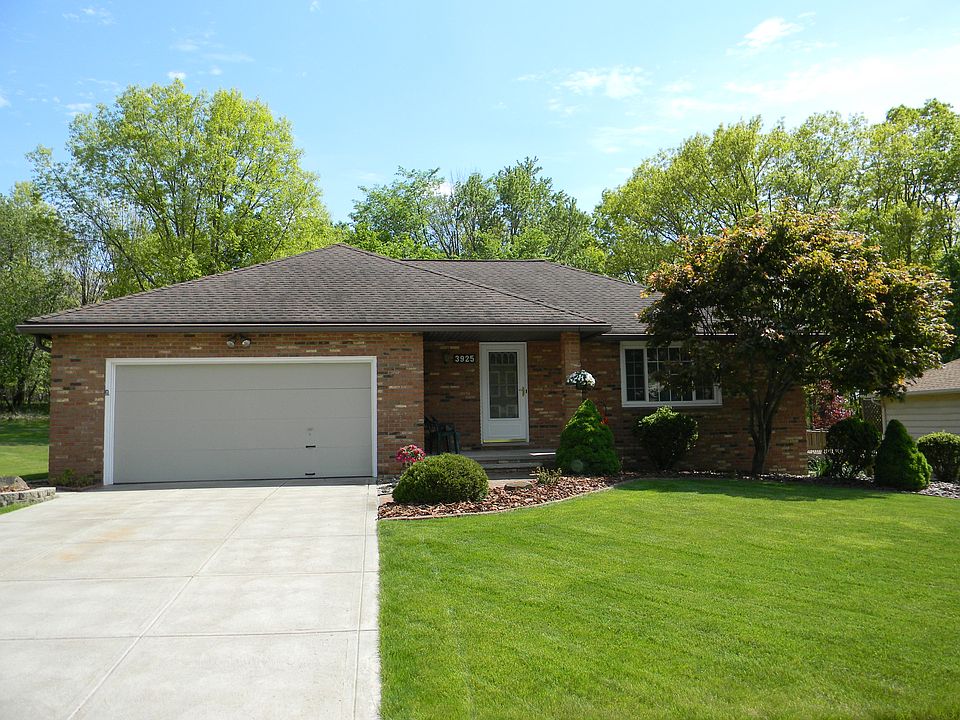 1st image of 3925 Saint Petersburg Dr
