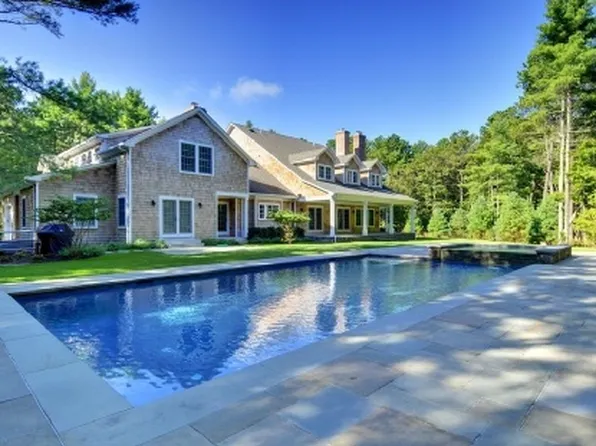 https://photos.zillowstatic.com/fp/476affd0e8a4e88a441a738b775a3b48-p_e.webp