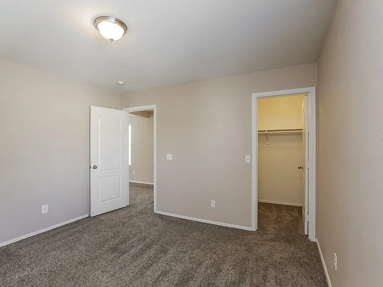 11242 W Garfield St — Photo 11