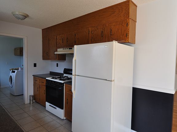 4th image of 324 Circle Dr