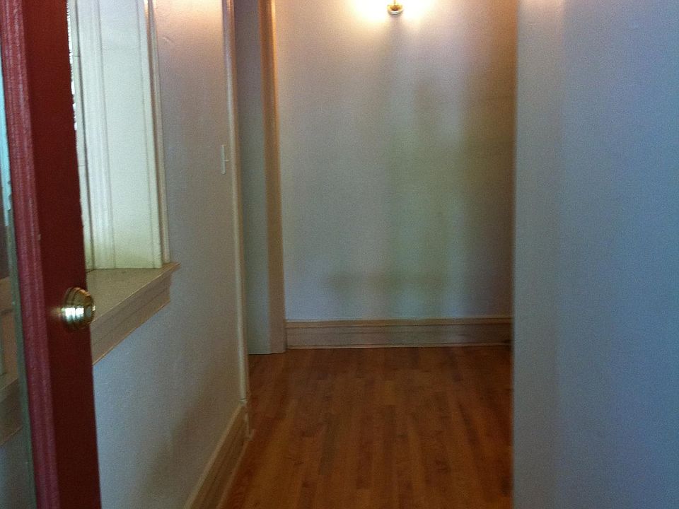 2nd image of 3432 Magnolia Ave
