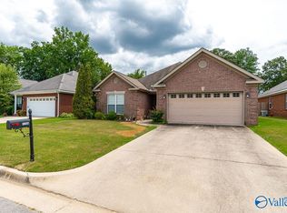 1208 Excalibur Dr SW, Decatur, AL 35603