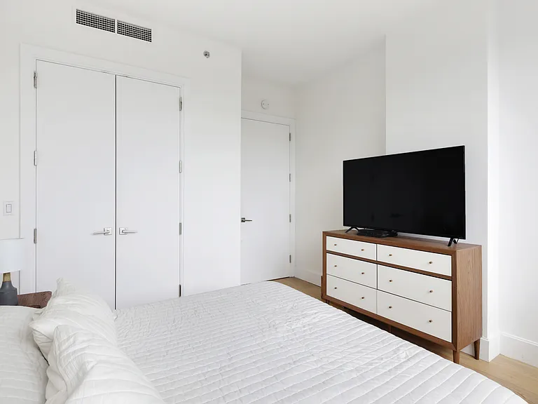 22-18 Jackson Ave #311 — Photo 10