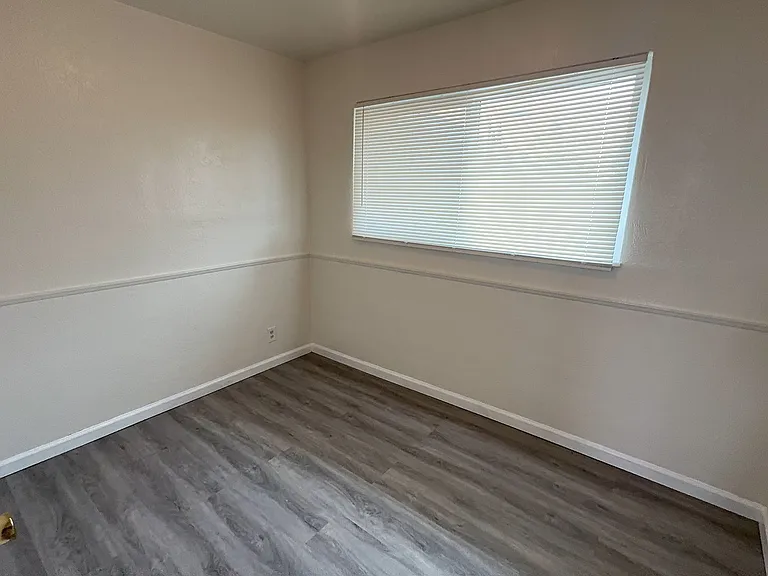 418 Lupton St — Photo 12