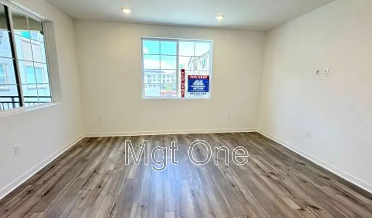 6111 Victoria Way #107 — Photo 4