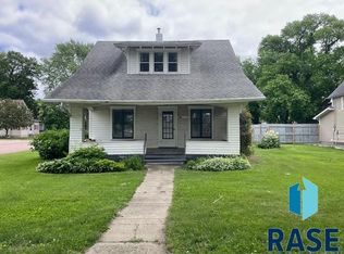 202 S Oak St, Inwood, IA 51240