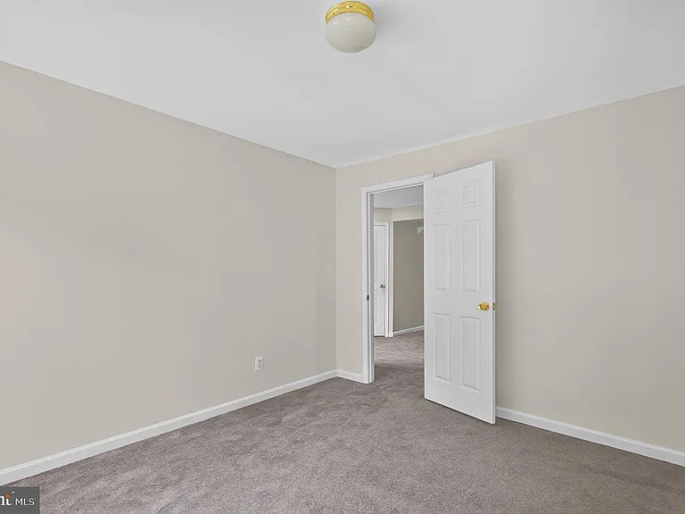 15044 Gaffney Cir — Photo 37