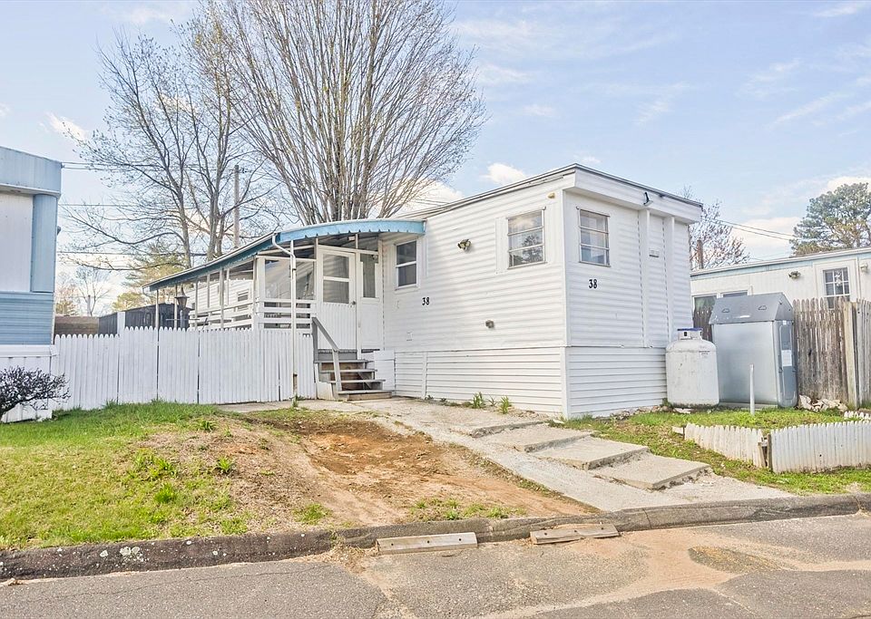 1st image of 38 Klondike Ave