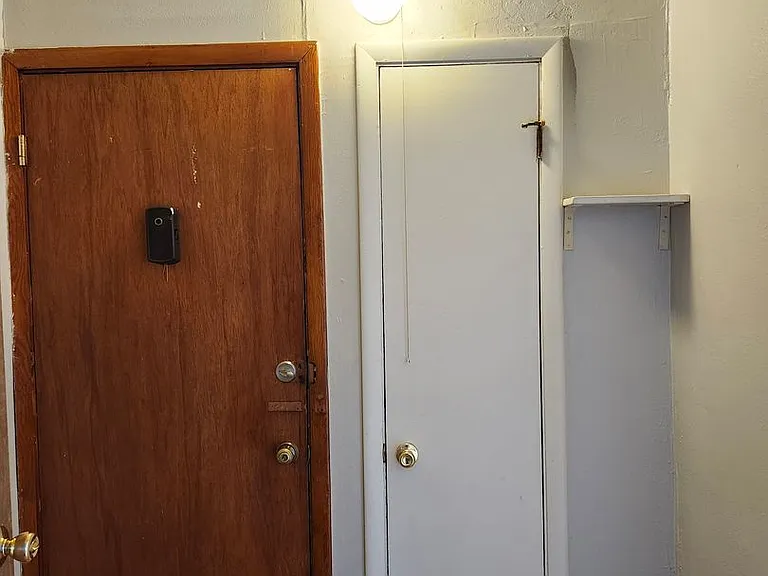 1552 Edmund Ave — Photo 9