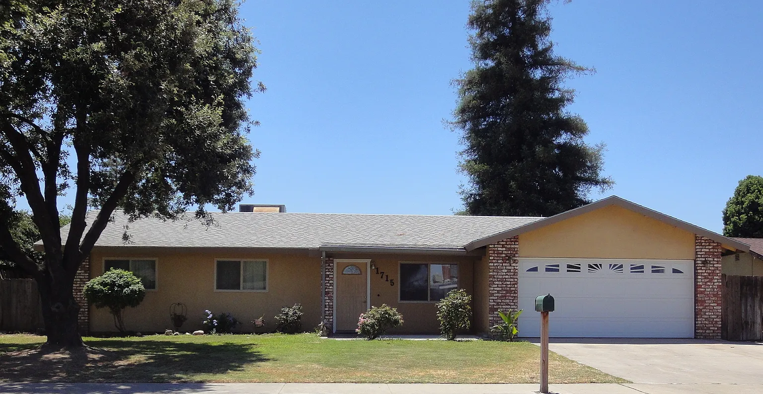1715 Bel Aire Ave photo 1