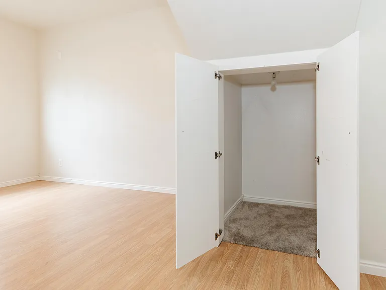 484 W 1490 N #102 — Photo 16