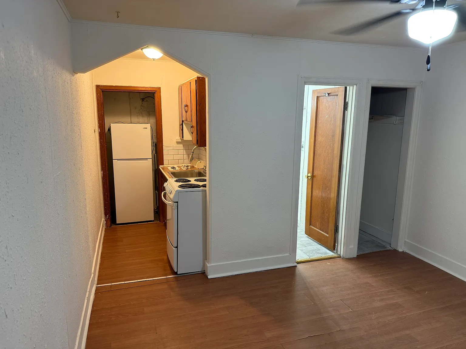Studio, $625 — Photo 3