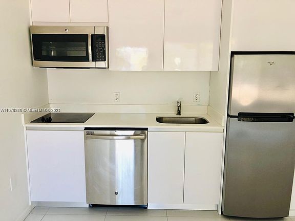 2nd image of 801 15th St APT 107