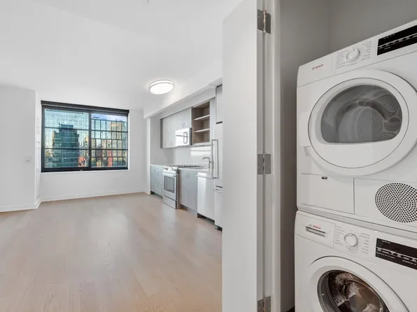 515 West 38th Street image 4 of 18