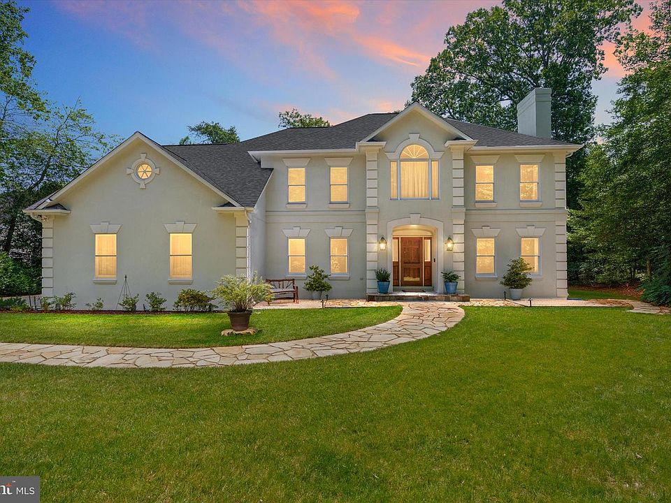 1st image of 978 Stonington Dr