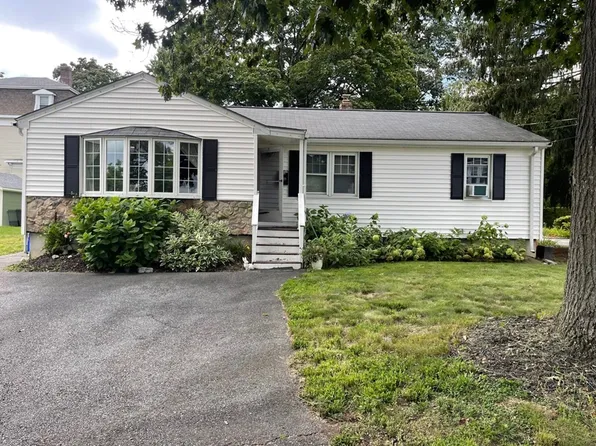 4 Grant St, Milford, MA 01757