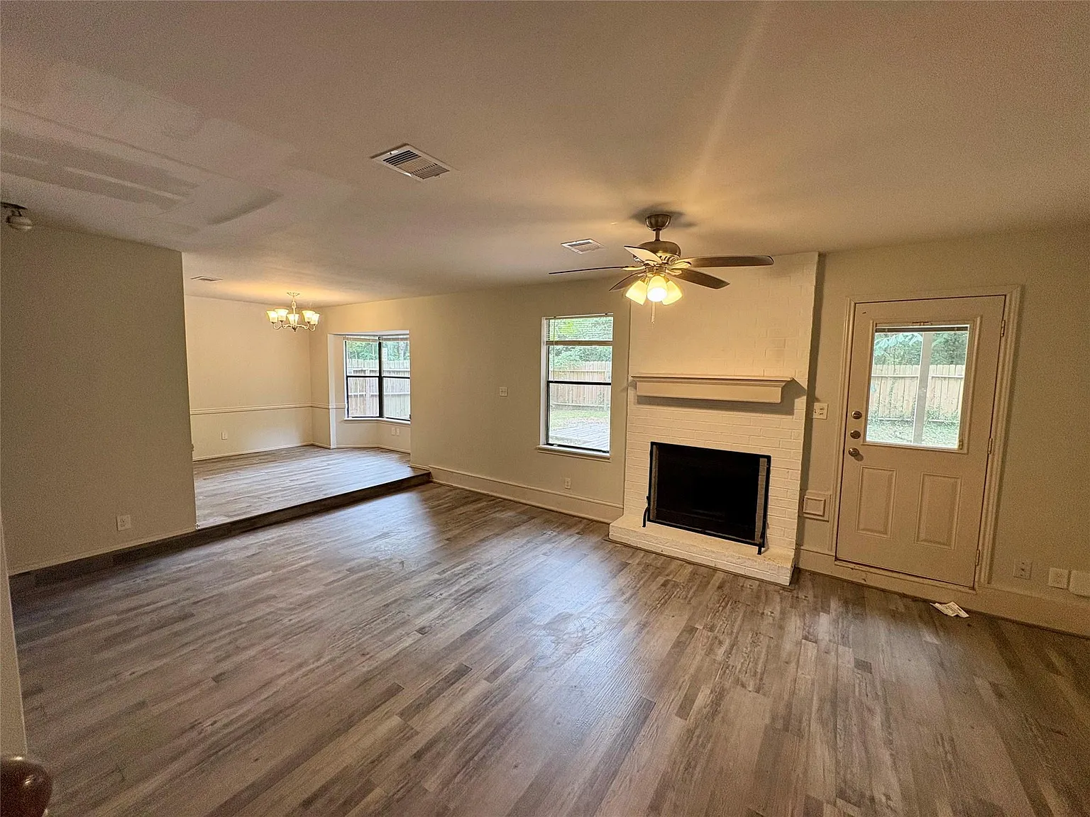 4 bed, 2.5 bath, 1580 sqft, $2,750 — Photo 2