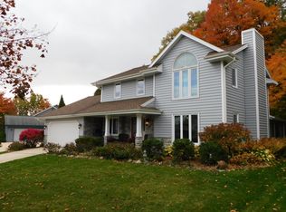 1867 Cypress Dr, Grafton, WI 53024