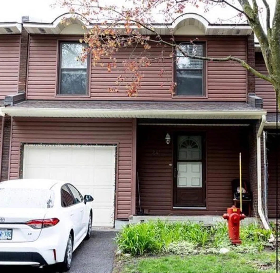 4 bed, $2,600 — Photo 1