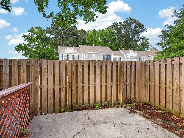 1136 Arlynn Ln — Photo 25
