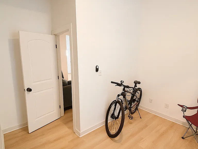808 Center St — Photo 5