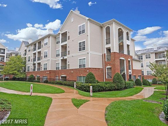 2nd image of 4862 Eisenhower Ave #27