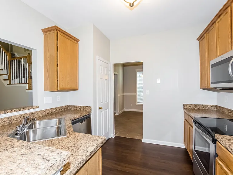 7418 Sparkleberry Dr — Photo 7