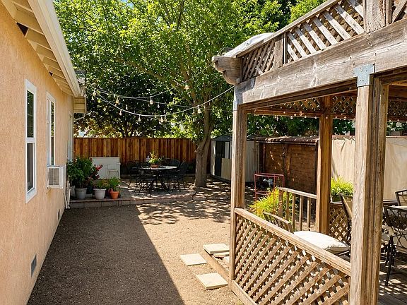 3rd image of 26849 Lakewood Way